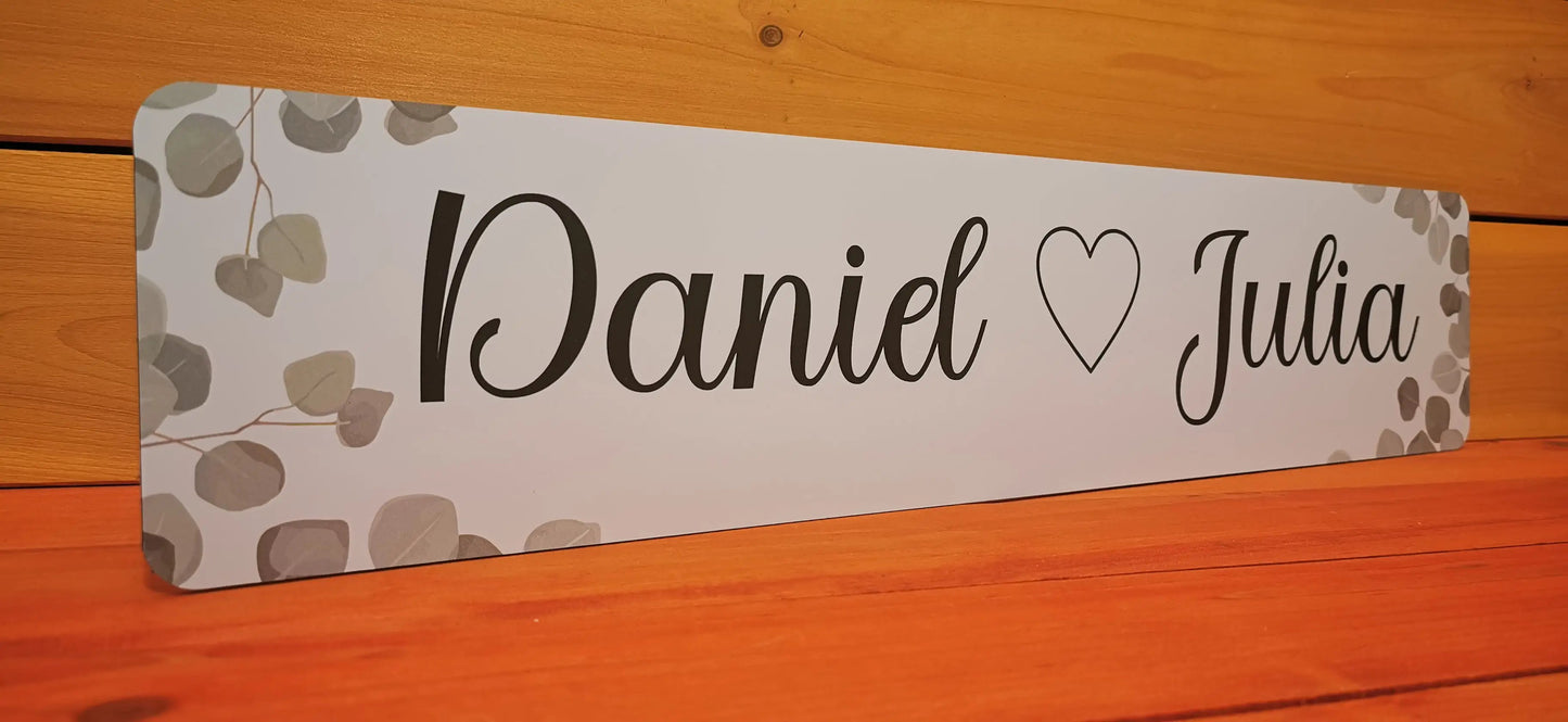 Custom wedding car license plate with "Daniel ♥ Julia" design on Alu-Dibond, for front or rear wedding car decoration.