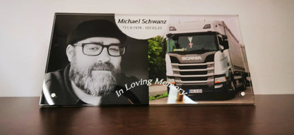 Personalisiertes Trauerbild aus Acrylglas mit Foto und Wunschmotiv, langlebige Gedenktafel zur Erinnerung an einen geliebten Menschen.