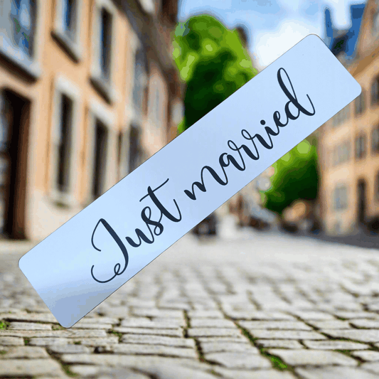 LKW-Namensschild "Just Married" mit Direktdruck auf Alu-Verbundplatte, 520x112mm, inklusive Saugnäpfen, B-Ware zum Sonderpreis