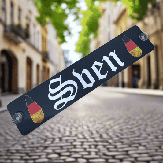 LKW-Namensschild Sven in gotischer Schrift mit Saugnäpfen, B-Ware, 3mm Alu-Verbundplatte, stark reduziert, 520x112mm, Außenansicht