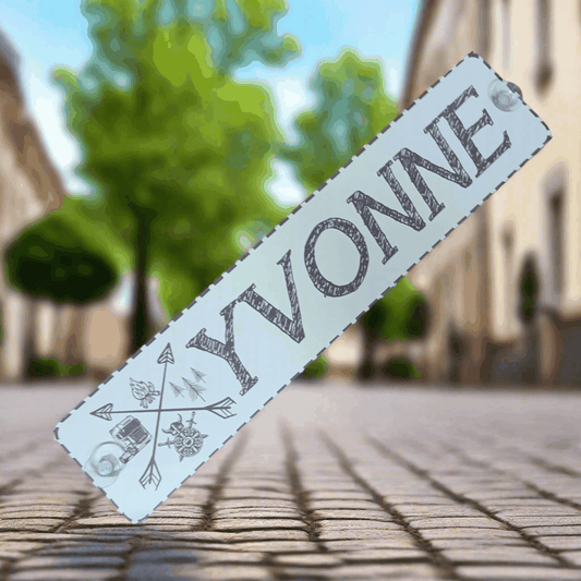 B-Ware LKW-Namensschild "YVONNE" with direct print on 3mm aluminum, featuring suction cups for easy attachment.