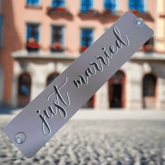 LKW-Namensschild "Just Married" aus Aluminium mit Saugnäpfen, 520x112 mm, B-Ware, stark reduzierter Preis, ideal für Hochzeiten.
