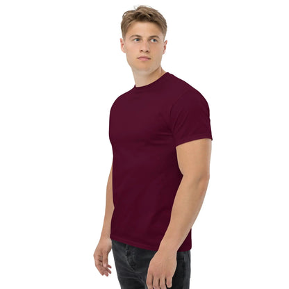 Klassisches Herren-T-Shirt in Burgunderrot für MÖBLER aus 100 % Baumwolle, ideal für einen strukturierten und modernen Look.