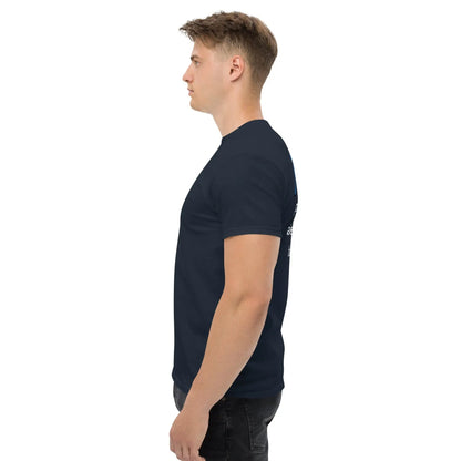 Side view of a man wearing a classic Möbler Herren T-Shirt in navy, showcasing a structured, fashionable fit made from 100% cotton.