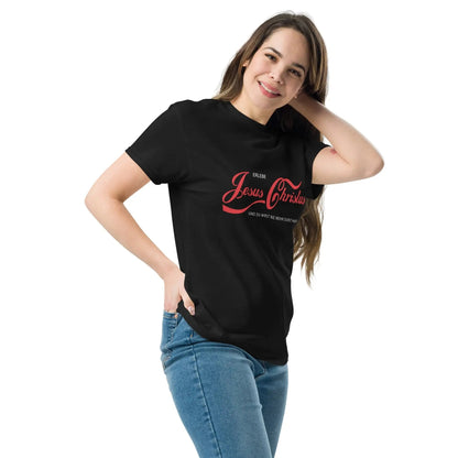 Woman wearing 'Erlebe Jesus Christus und du wirst nie mehr Durst haben' t-shirt, black with red text, inspiring faith statement.