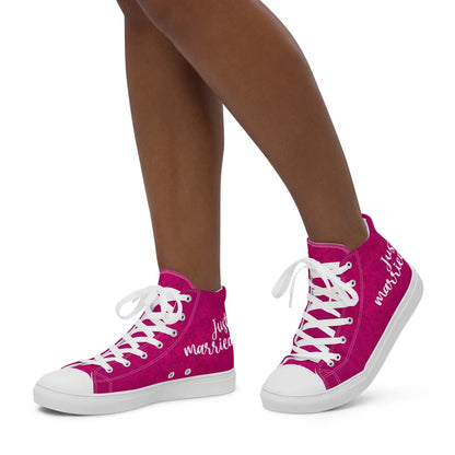 Women's high-top sneakers with 'Just married' design in pink, perfect for weddings, featuring classic style and high-profile elegance.