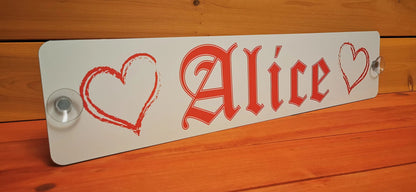 Custom LKW nameplate featuring the name 'Alice' with red heart design, mounted on a 3mm Alu-Dibond with suction cups.