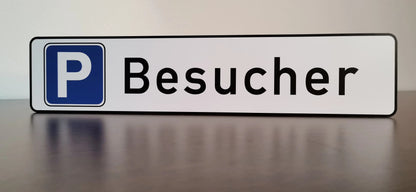 Parkplatzschild aus Aludibond mit "Besucher" Text und P Symbol, wetter- und UV-beständig, ideal für Unternehmen und Bürogebäude.