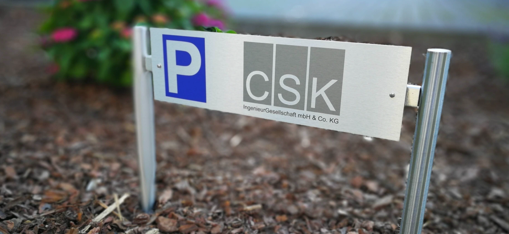 Parkplatzschilder (50x15cm) mit deinem Logo